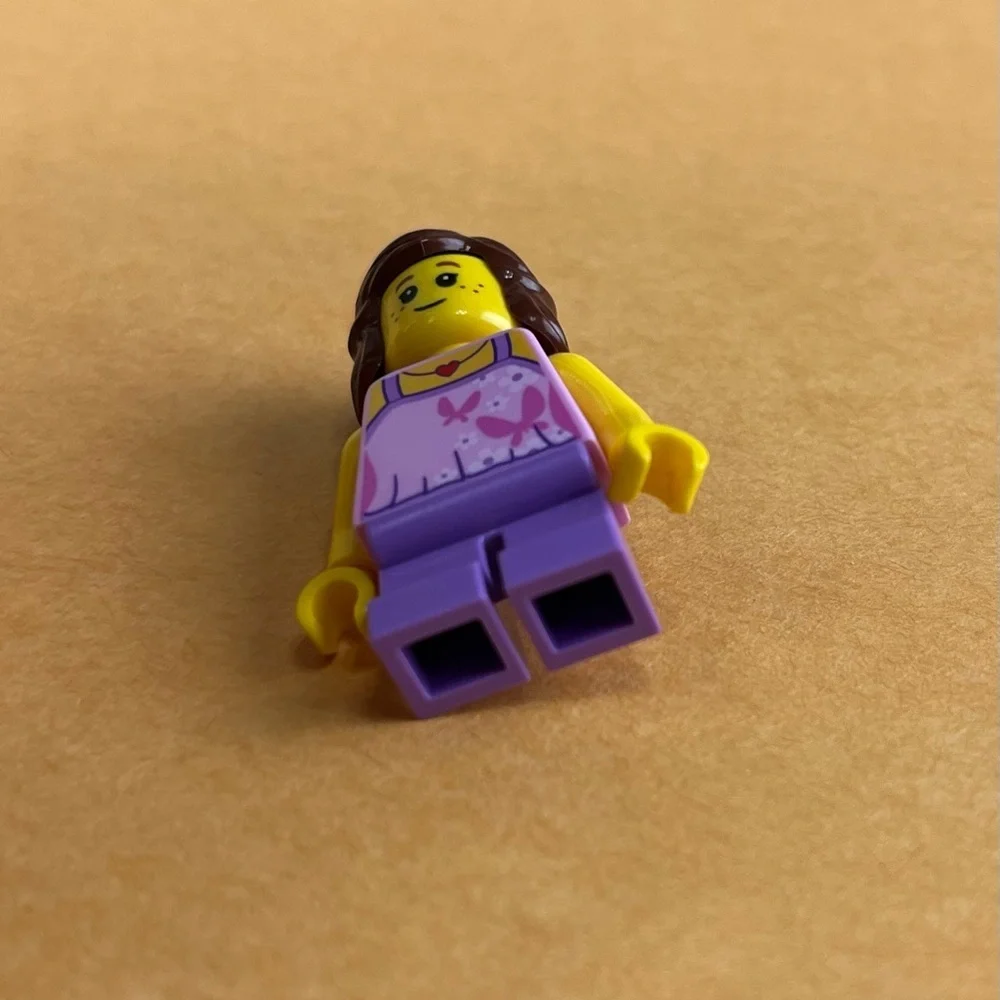 LEGO City Town Minifigure Girls Set 31067 Modular Poolside Holiday twn297 2”